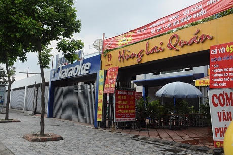 Hà Nội: Nhà hàng mọc lên như nấm trên công trình cống thoát nước